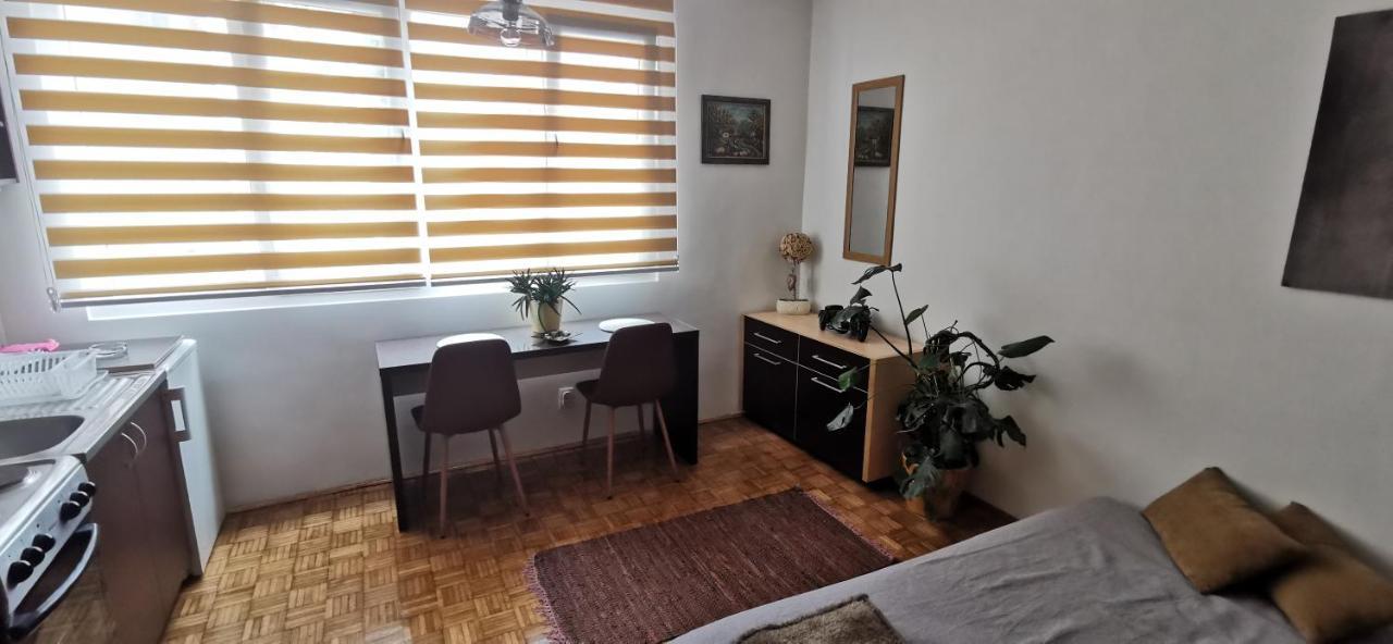 דירות Užice Stan Na Dan Predah מראה חיצוני תמונה